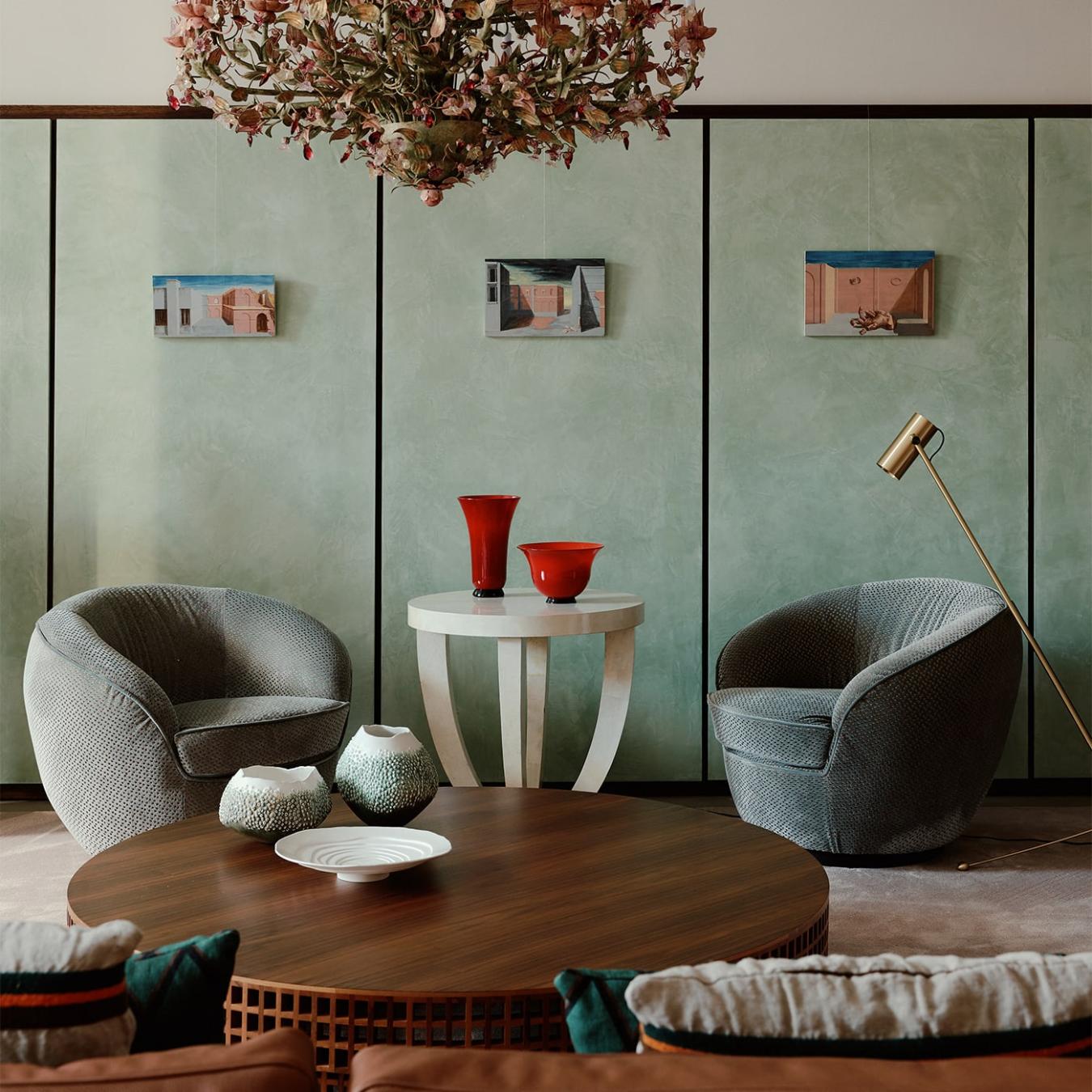 Urokliwy Stolik Kawowy z Orzecha