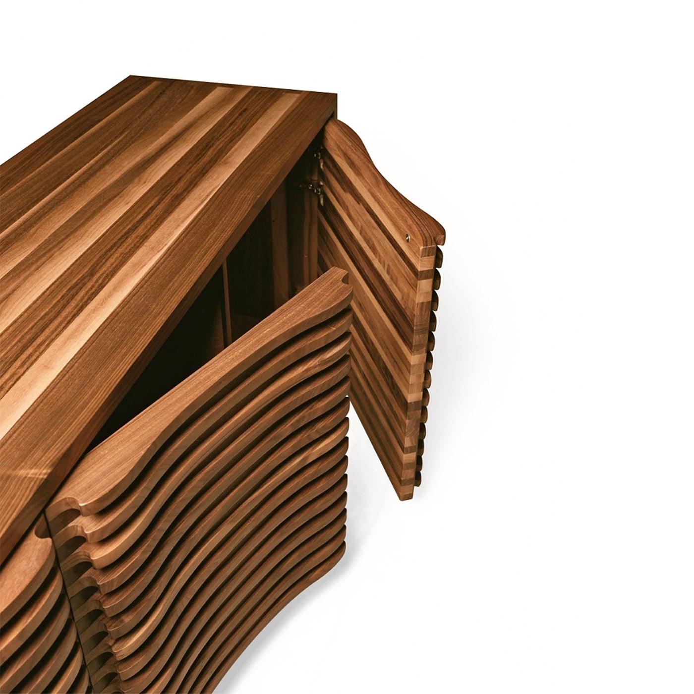 Brązowy kredens Sinuo