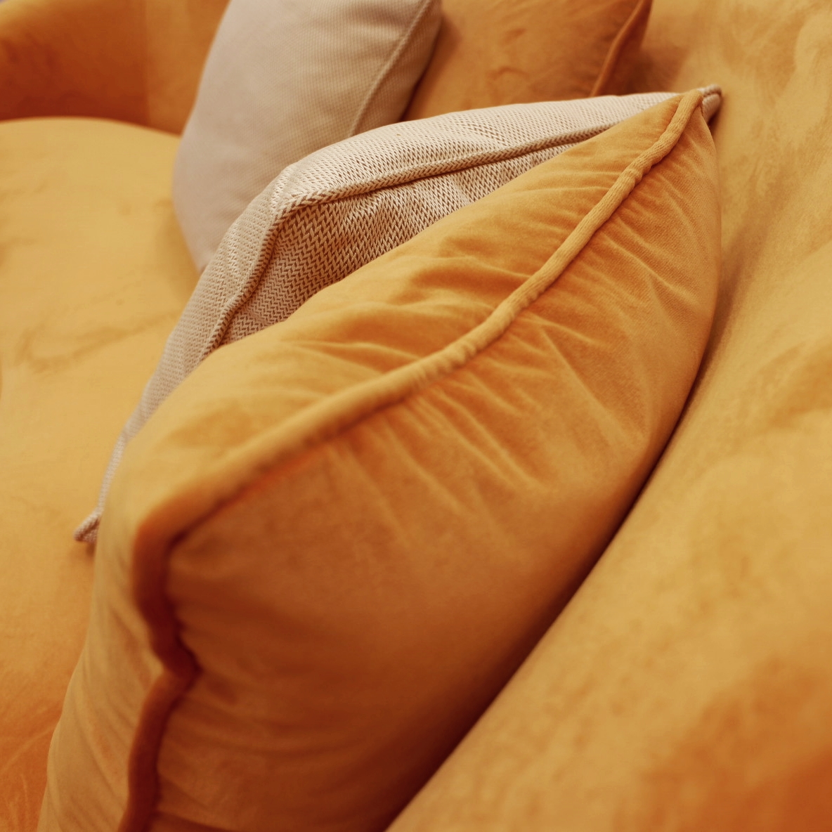 Zakrzywiona sofa Wavy