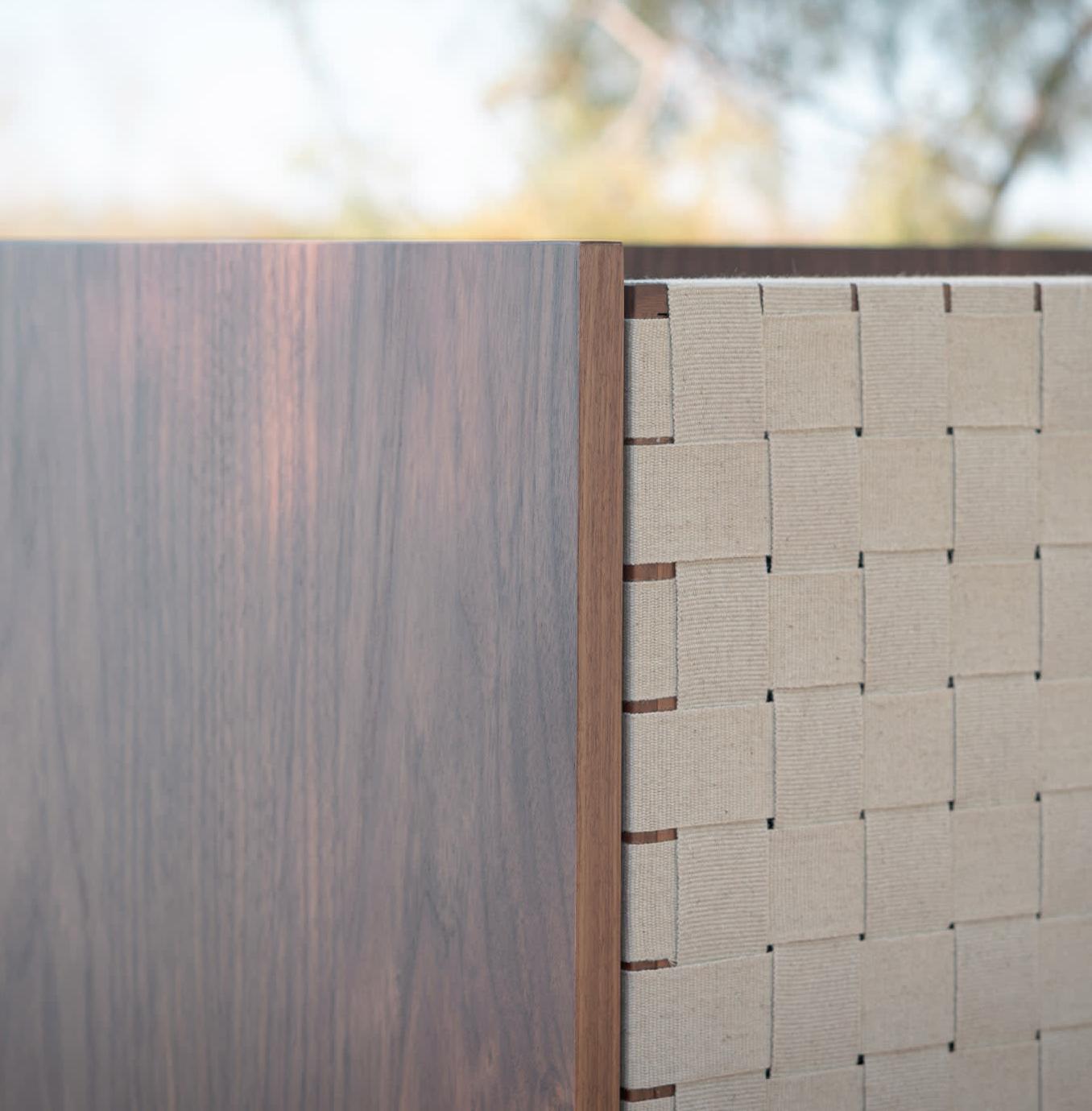 Kredens z Orzecha Włoskiego Canaletto