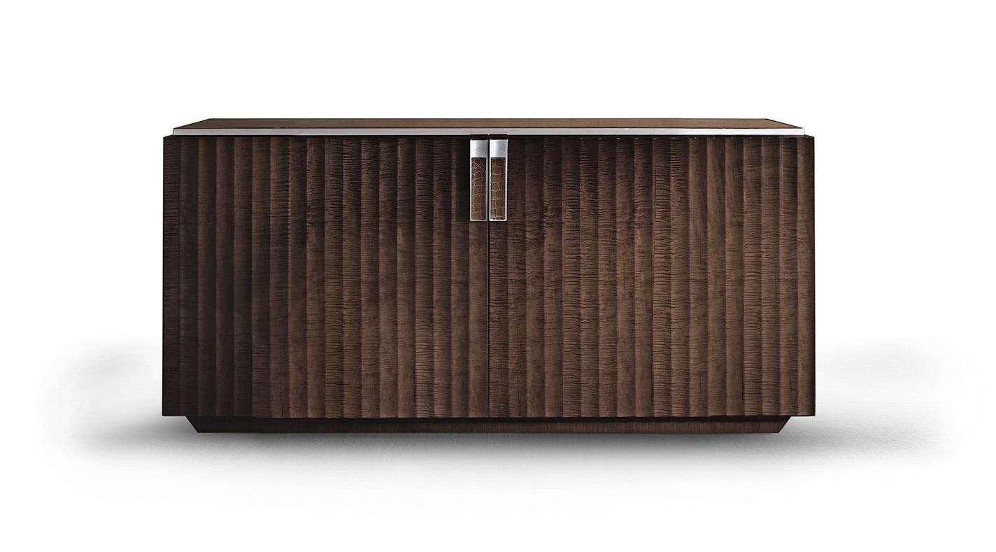 Kredens dwudrzwiowy z drewna i skóry z chromowanymi detalami