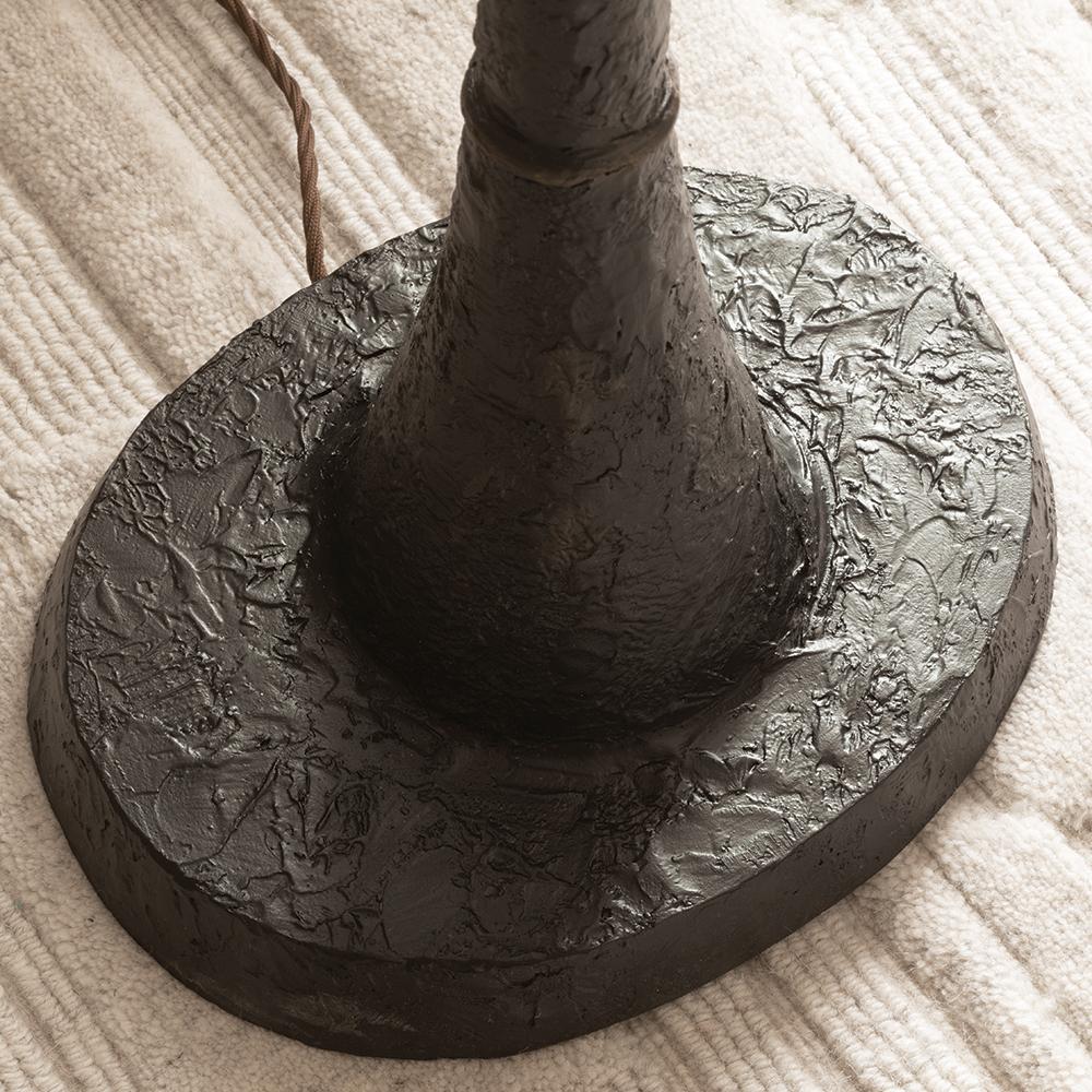 Lampa stojąca Millana z wykończeniem w antycznym brązie