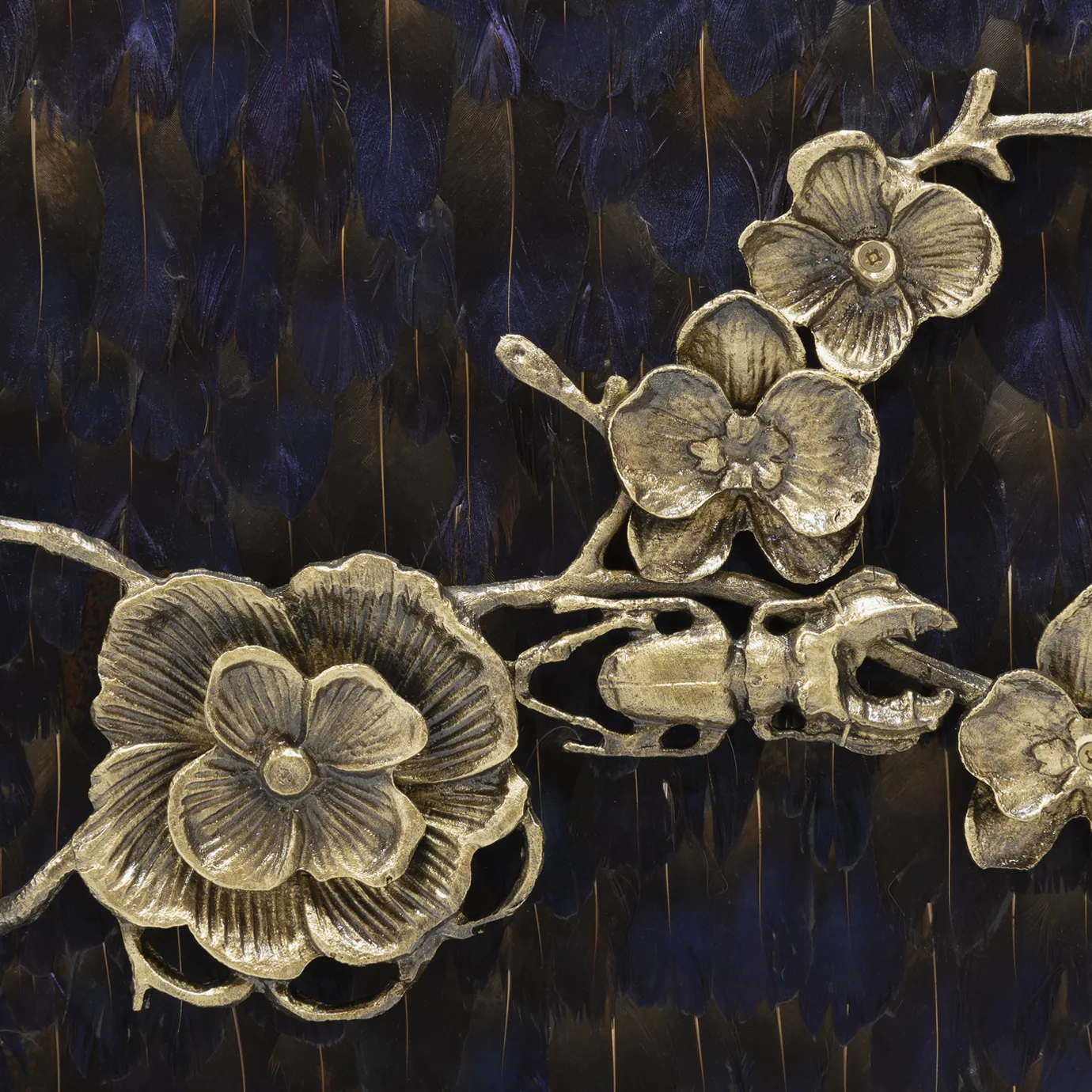 Kredens Mirage z piór fioletowych