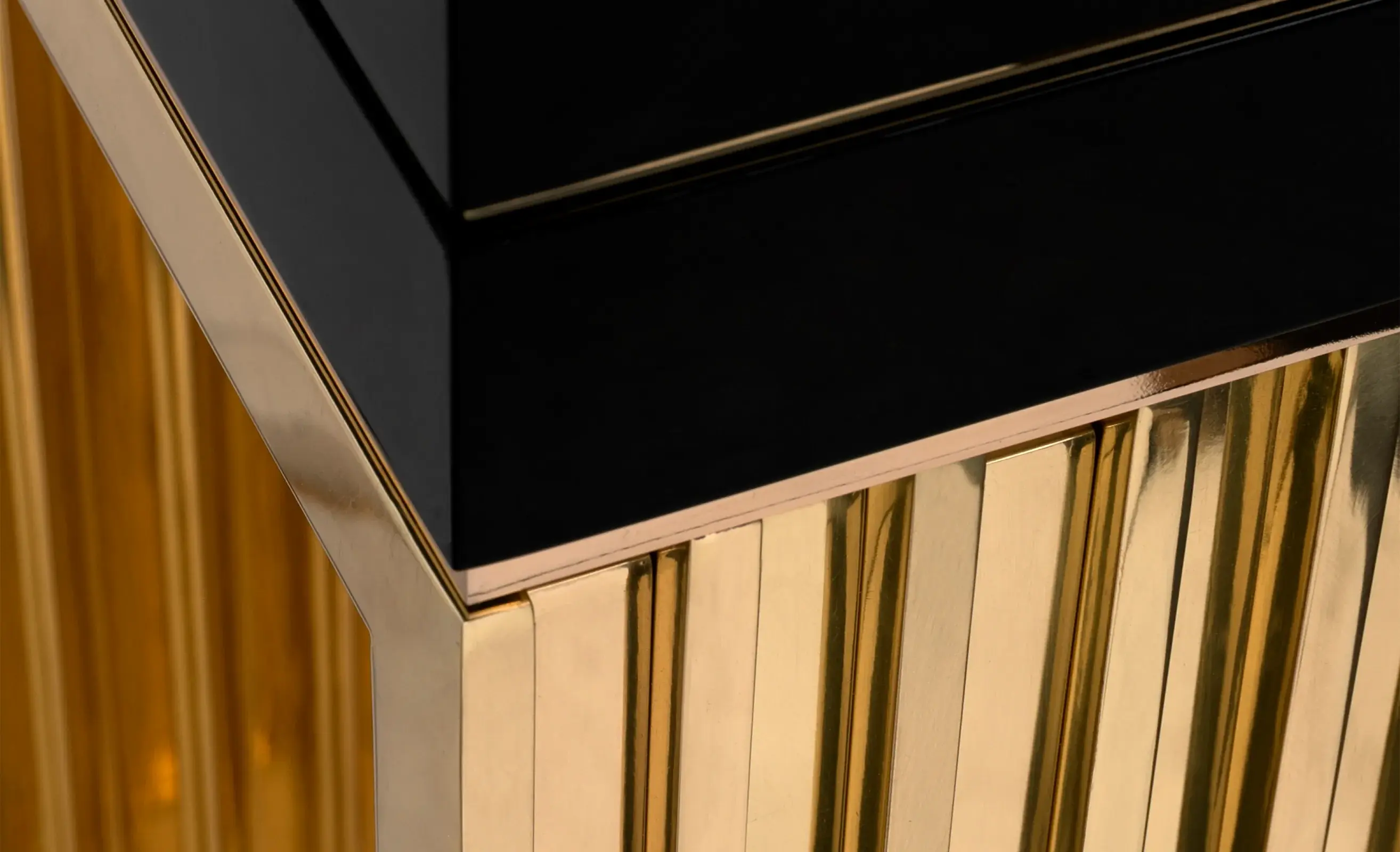 Stolik kolumnowy Whirlwind