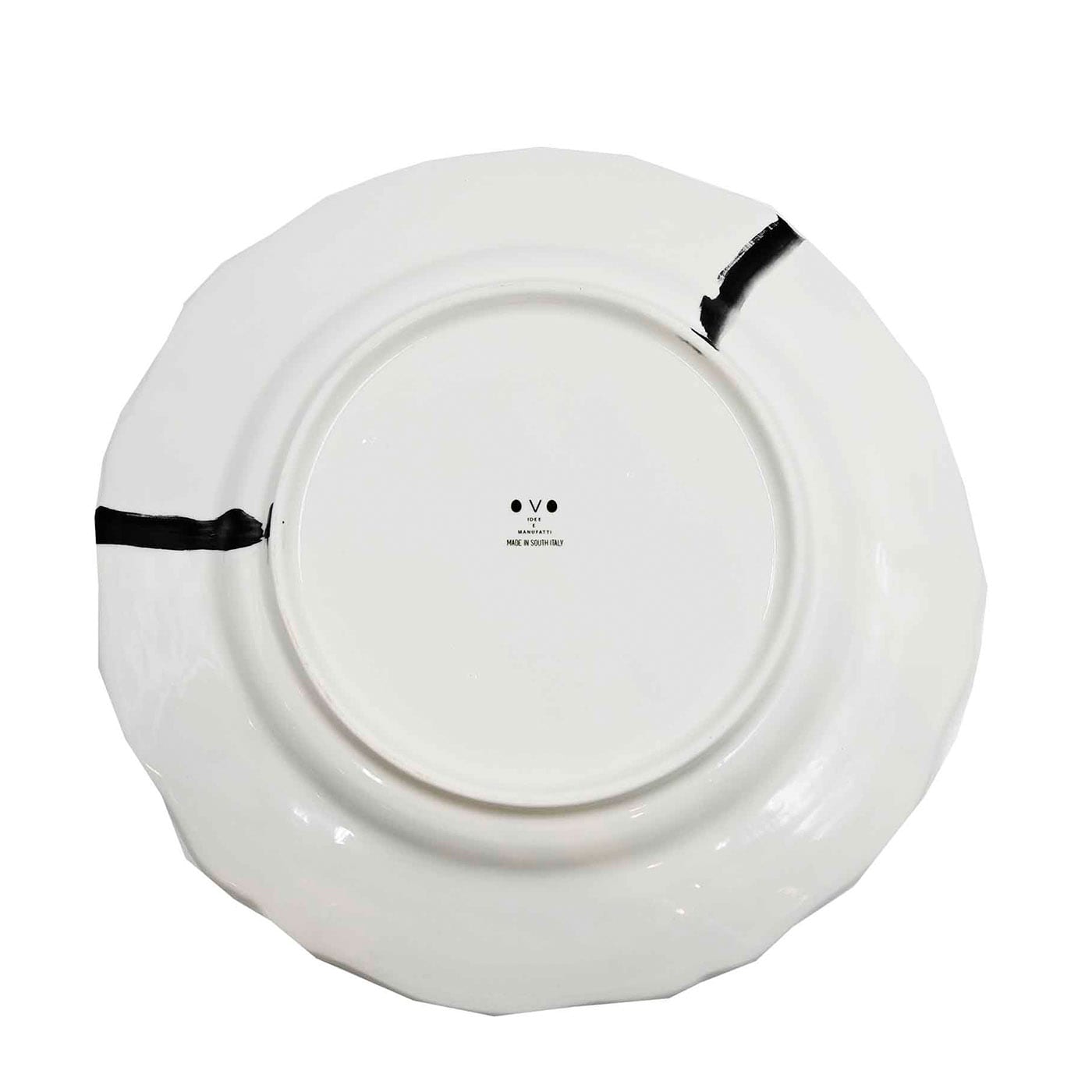 Ręcznie robiony talerz ceramiczny