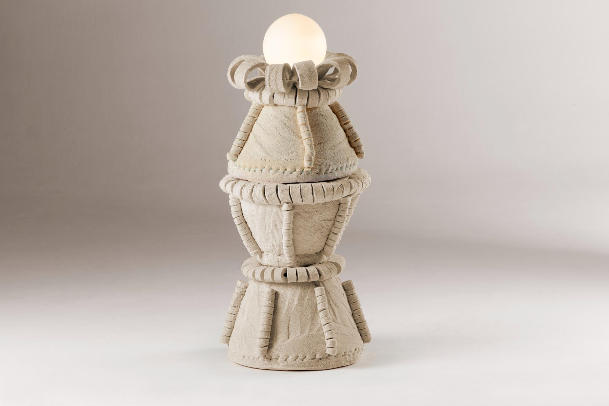 Lampa stołowa Marjorelle Lotus