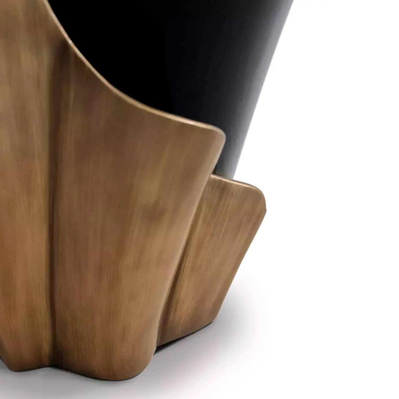 Stolik boczny Solstice z postarzanego złota