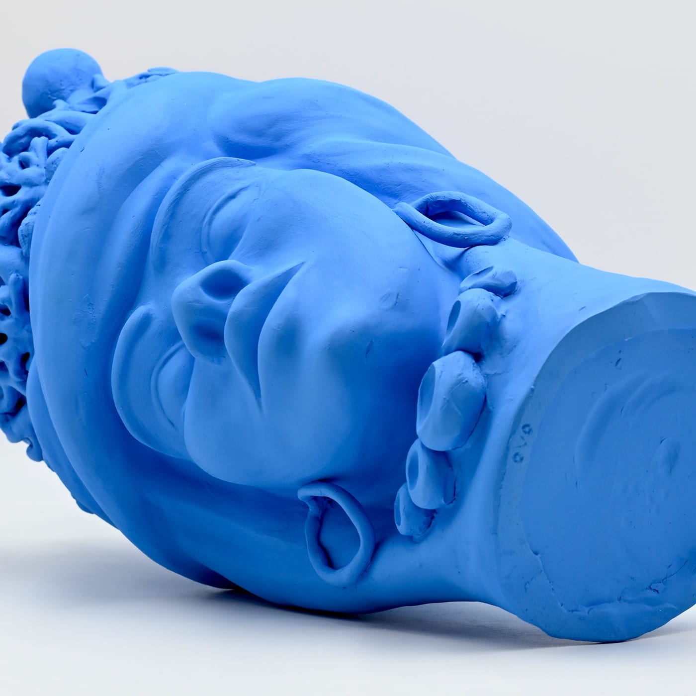 Ręcznie wykonana błękitna rzeźba Głowa Maura