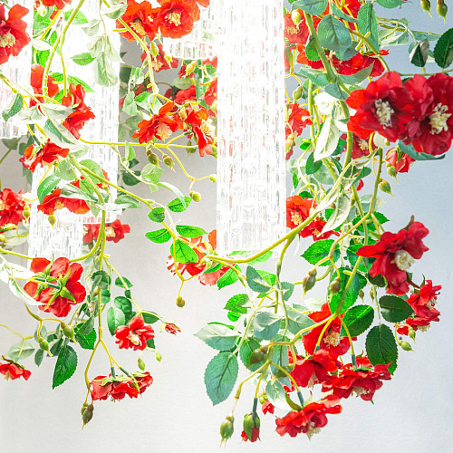 Kwadratowy żyrandol Red Roses