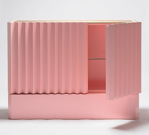 Elegancki Różowy Kredens