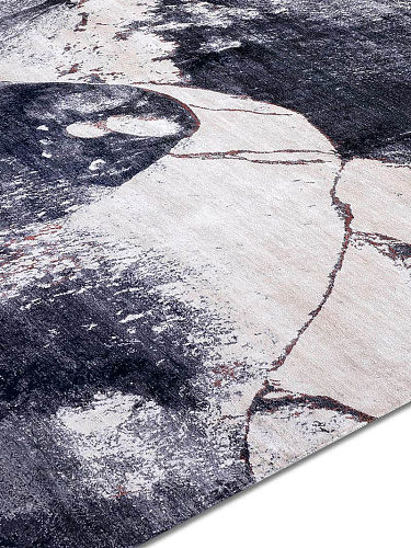 Dywan Black No. 01 Original on White