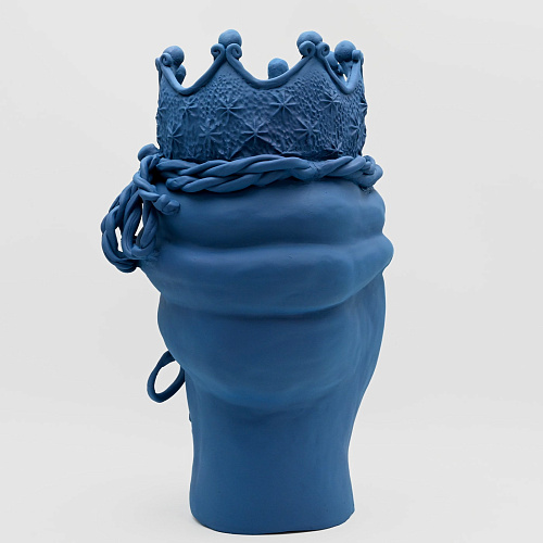 Niebieska rzeźba Głowa Maura