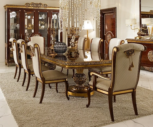 Klasyczne krzesło z podłokietnikami