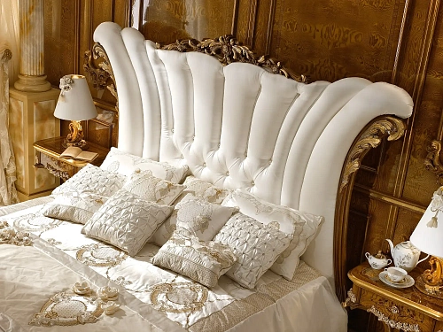 Włoskie łóżko Dolcevita z zagłówkiem