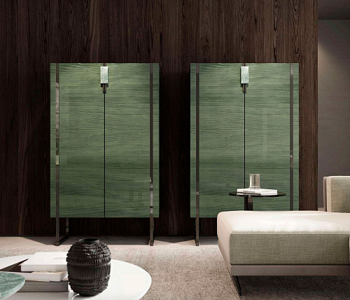 Szafka włoska z drewna z oświetleniem