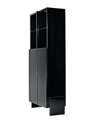 Czarny regał z dwojgiem drzwi i metalowymi detalami