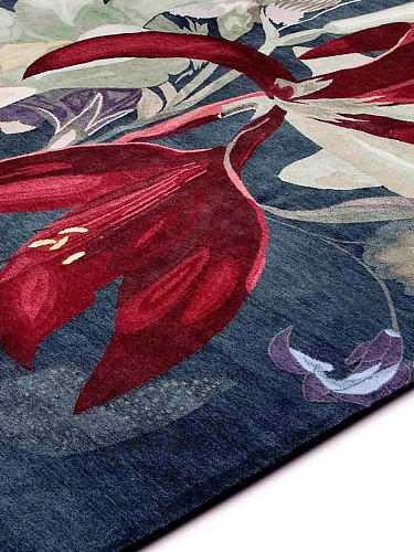 Dywan Red Flower Original on Anthracite
